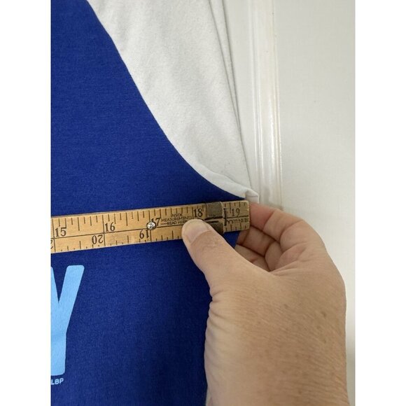 Kansas City Royals Women’s Scallop Bottoms VNeck Shirt Size Medium EUC - Picture 10 of 10